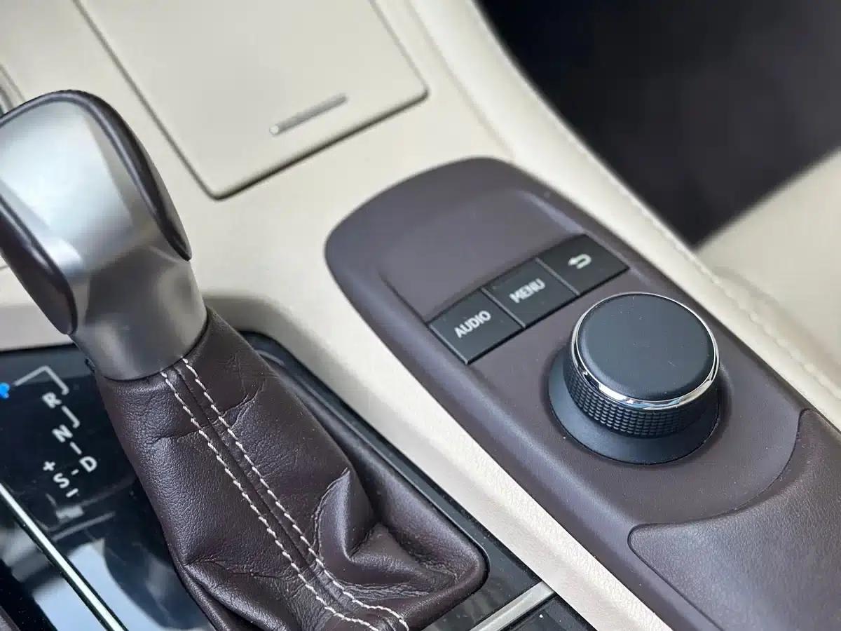 Lexus ES 2015 300h Luxury Edition — миниатюра 15