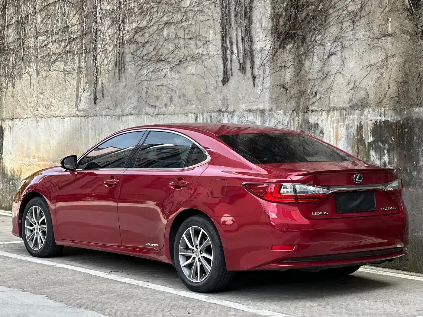 Lexus ES 2015 300h Luxury Edition — миниатюра 24