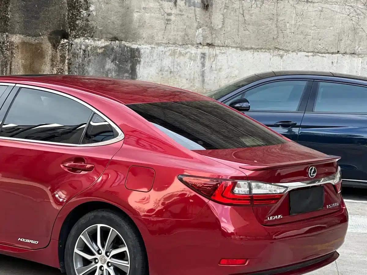 Lexus ES 2015 300h Luxury Edition — миниатюра 26