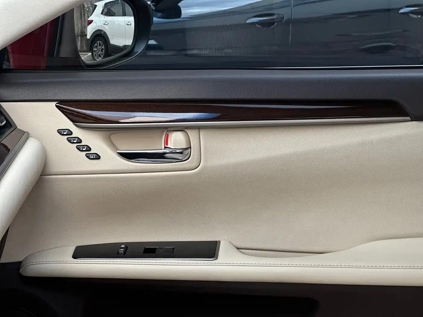Lexus ES 2015 300h Luxury Edition — миниатюра 9