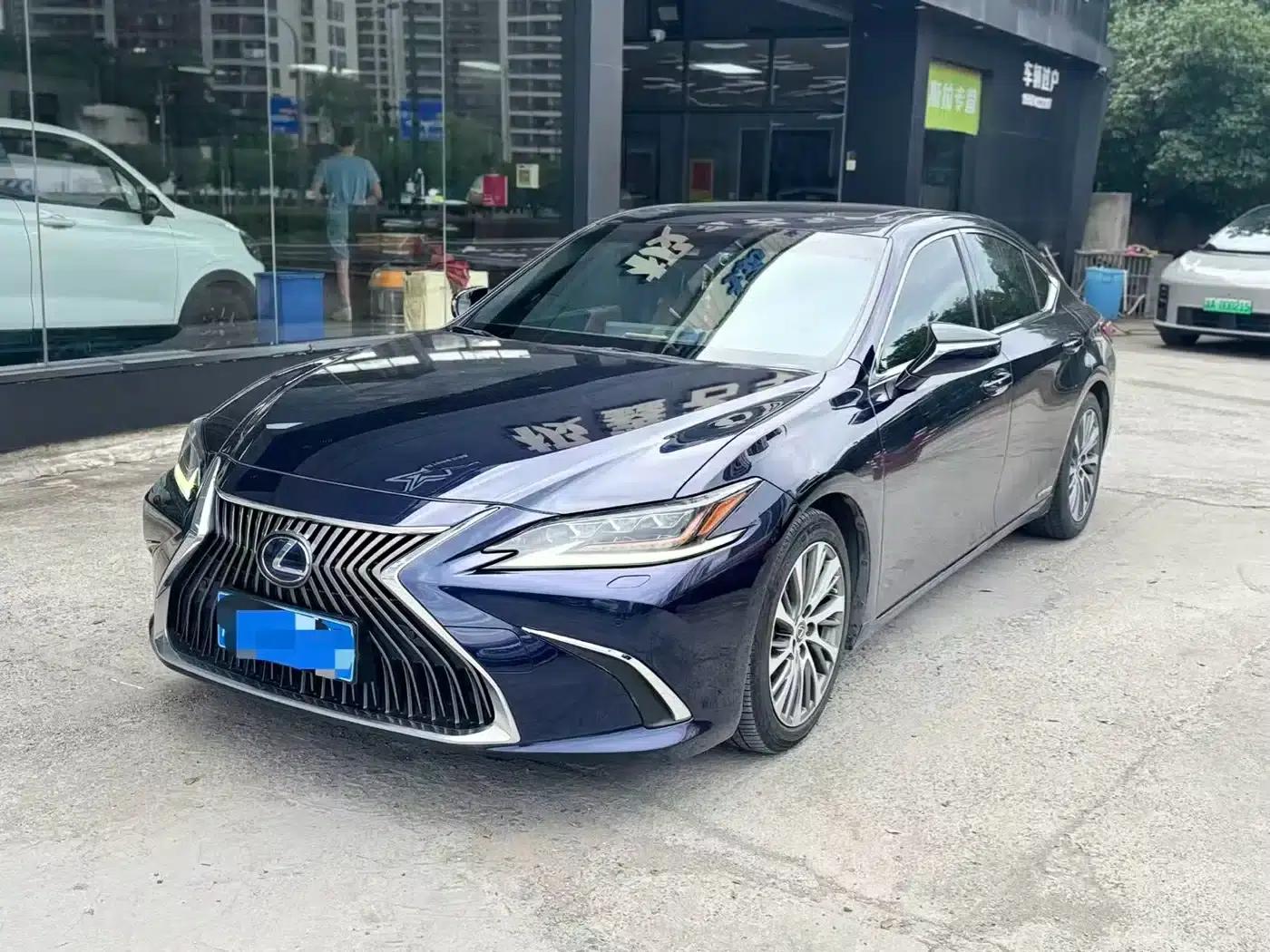 Lexus ES 2018 300h Premium Edition (China V emission standard) — миниатюра 1