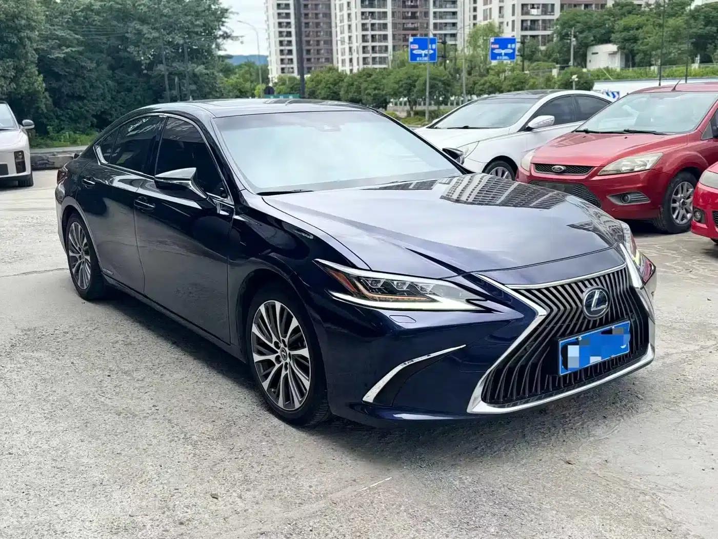 Lexus ES 2018 300h Premium Edition (China V emission standard) — миниатюра 2