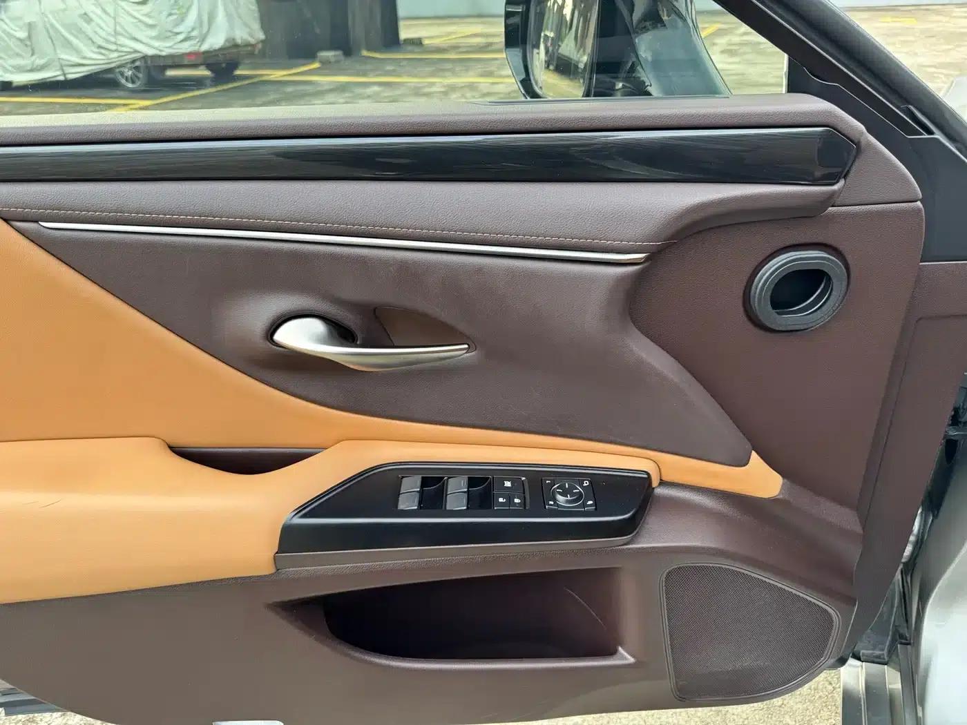 Lexus ES 2020 200 Excellence Edition — миниатюра 21