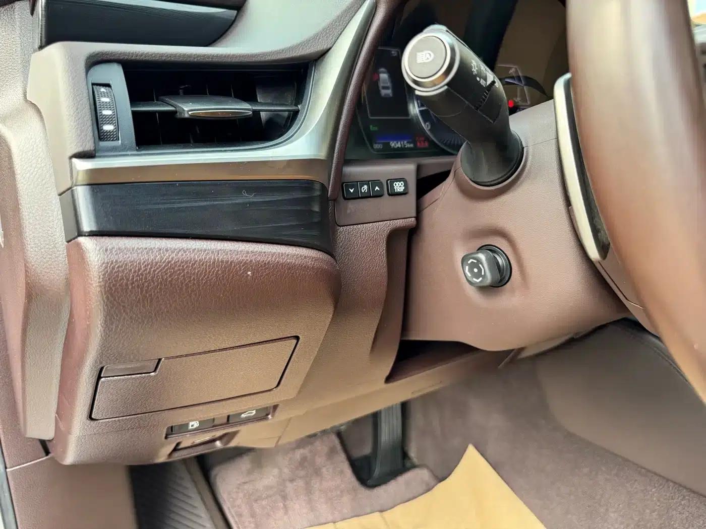Lexus ES 2020 200 Excellence Edition — миниатюра 22