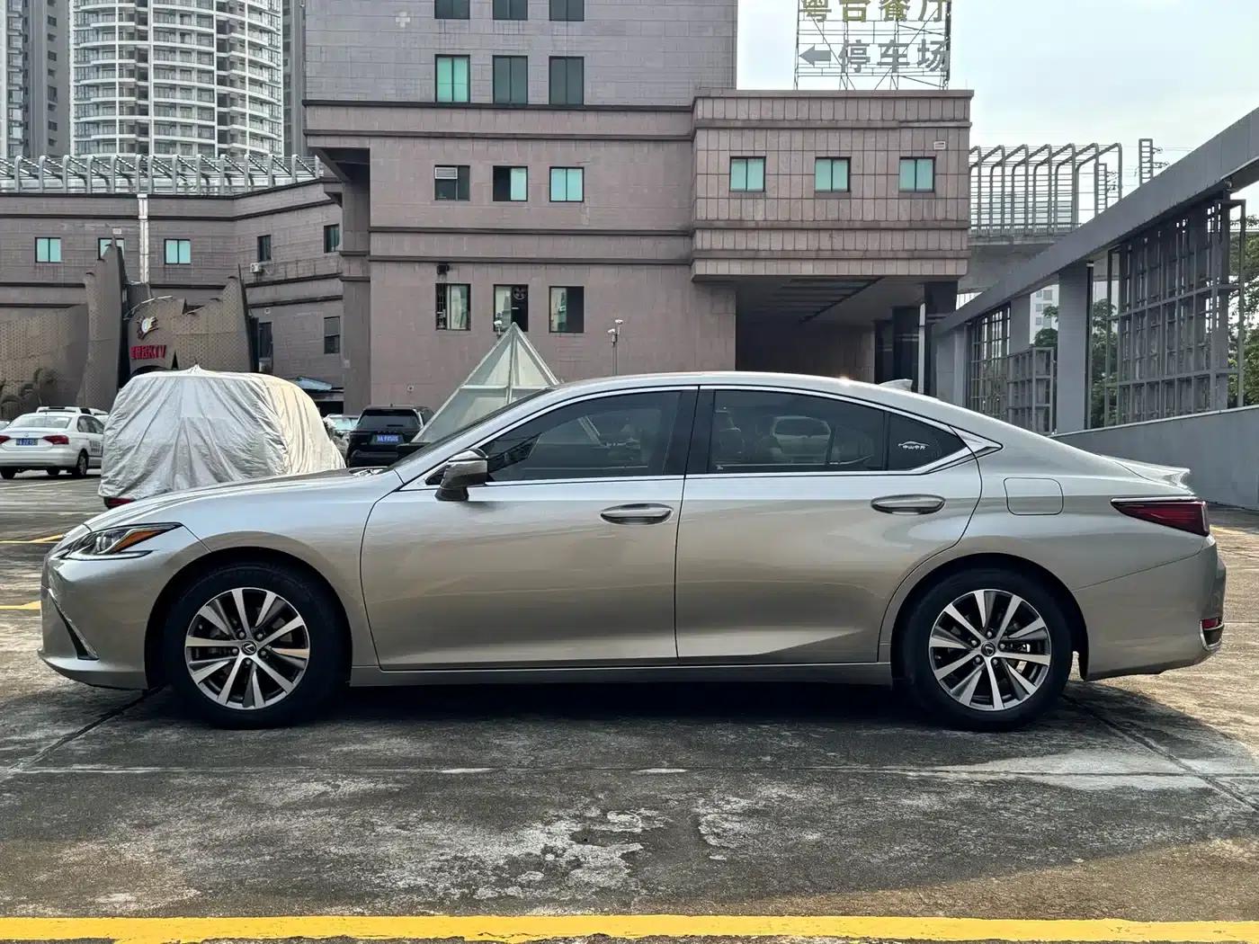 Lexus ES 2020 200 Excellence Edition — миниатюра 28