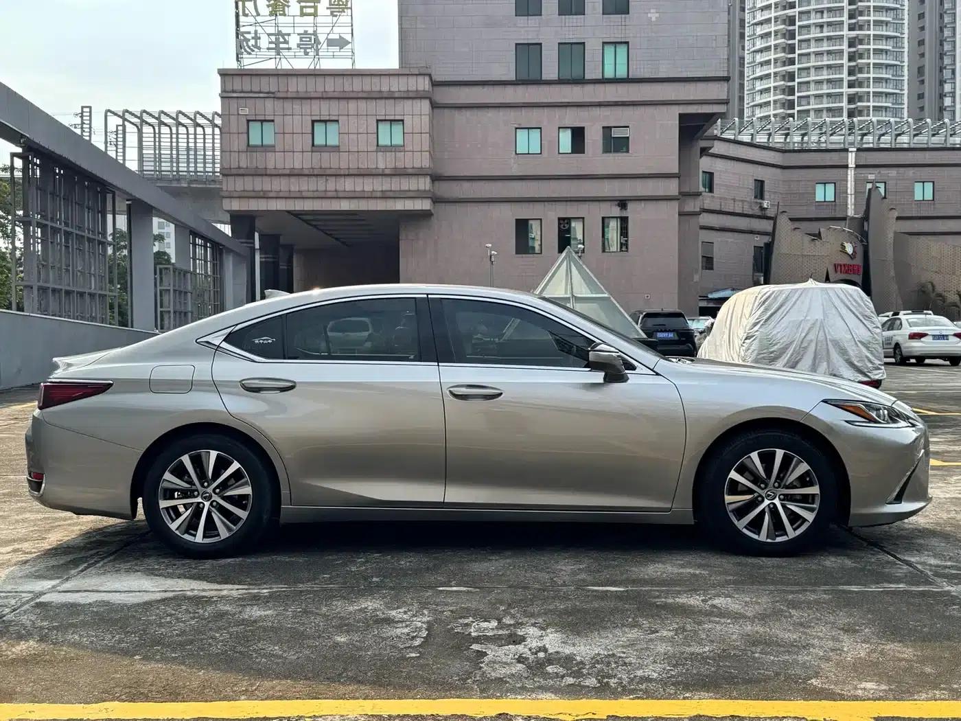 Lexus ES 2020 200 Excellence Edition — миниатюра 29