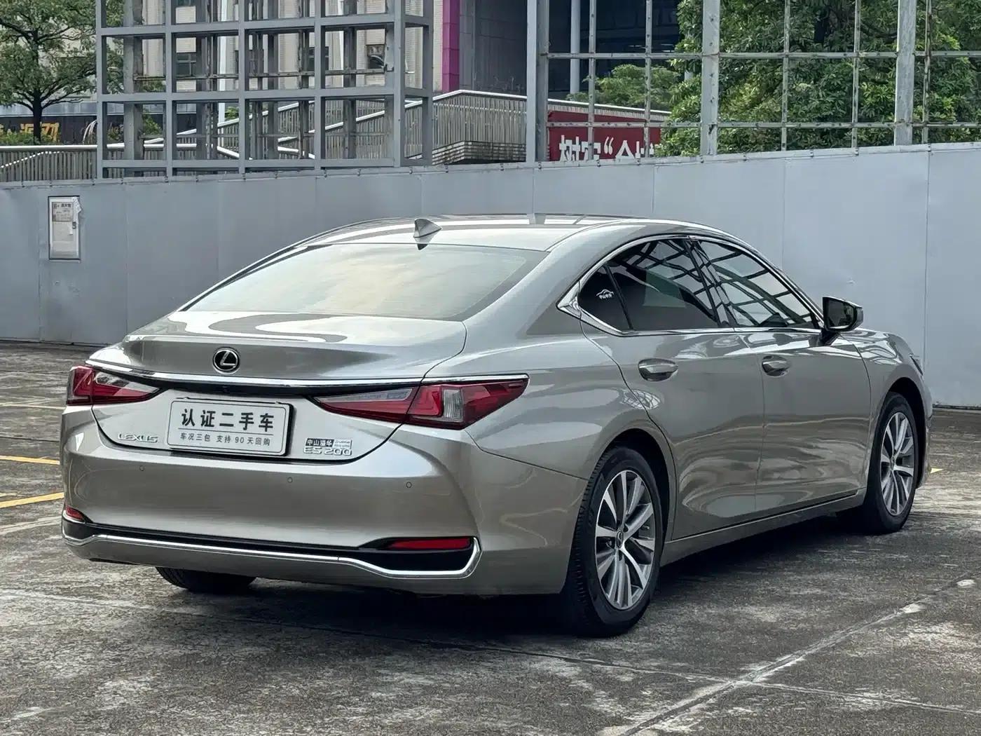 Lexus ES 2020 200 Excellence Edition — миниатюра 9