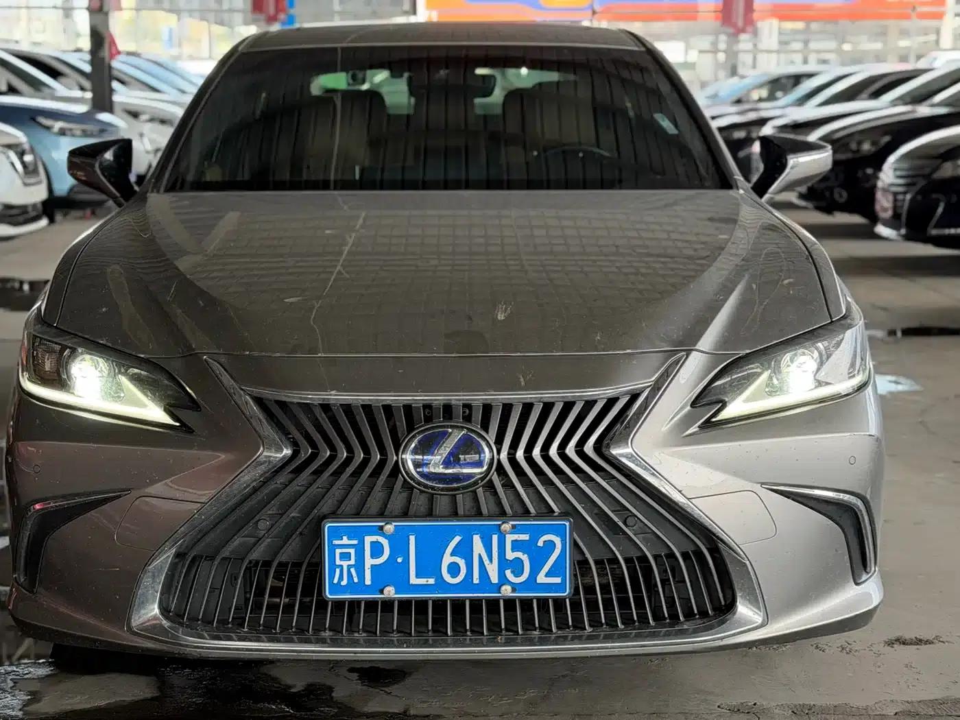 Lexus ES 2020 300h Premium Edition — миниатюра 2