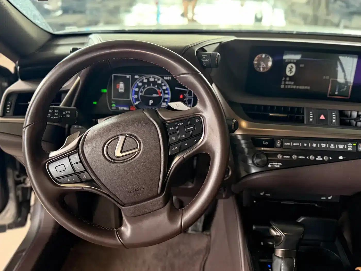 Lexus ES 2020 300h Premium Edition — миниатюра 7