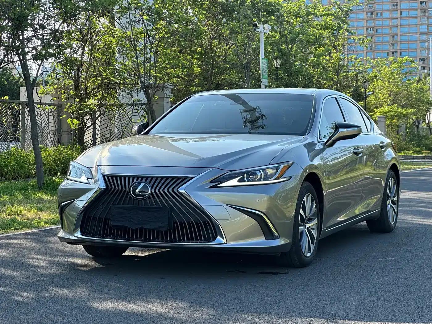 Lexus ES 2020 200 Excellence Edition — миниатюра 1