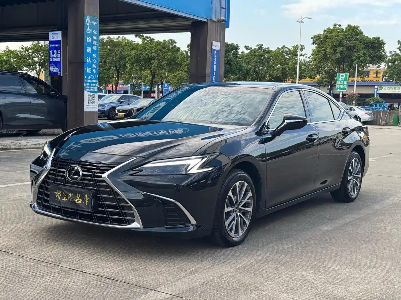 Lexus ES 2025 200 Premium Edition — миниатюра 1