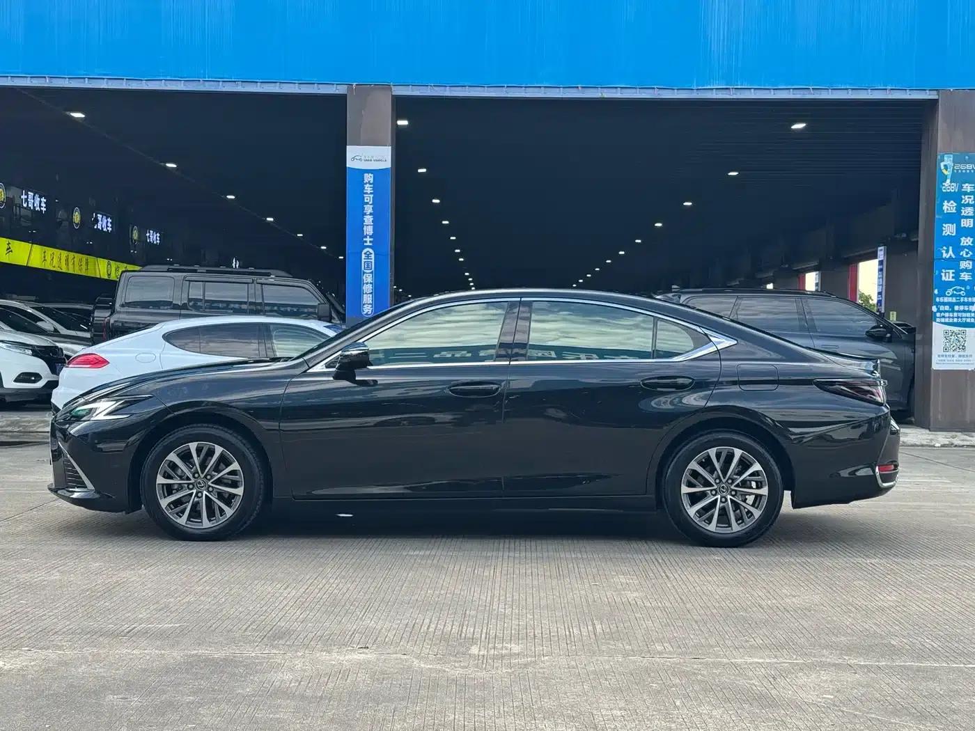 Lexus ES 2025 200 Premium Edition — миниатюра 13