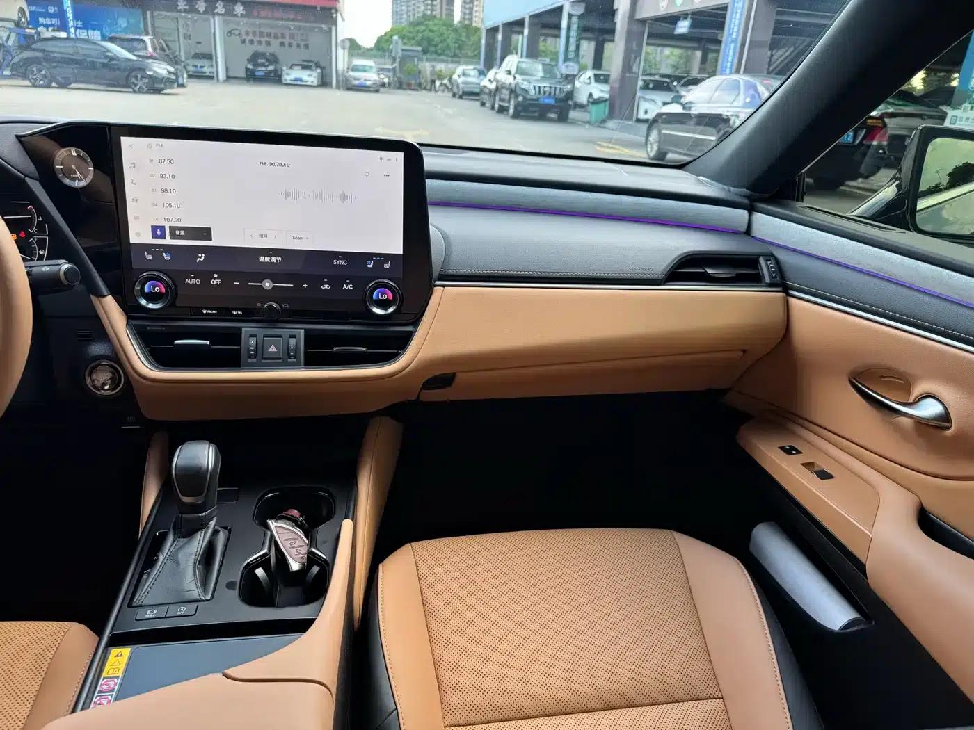 Lexus ES 2025 200 Premium Edition — миниатюра 5