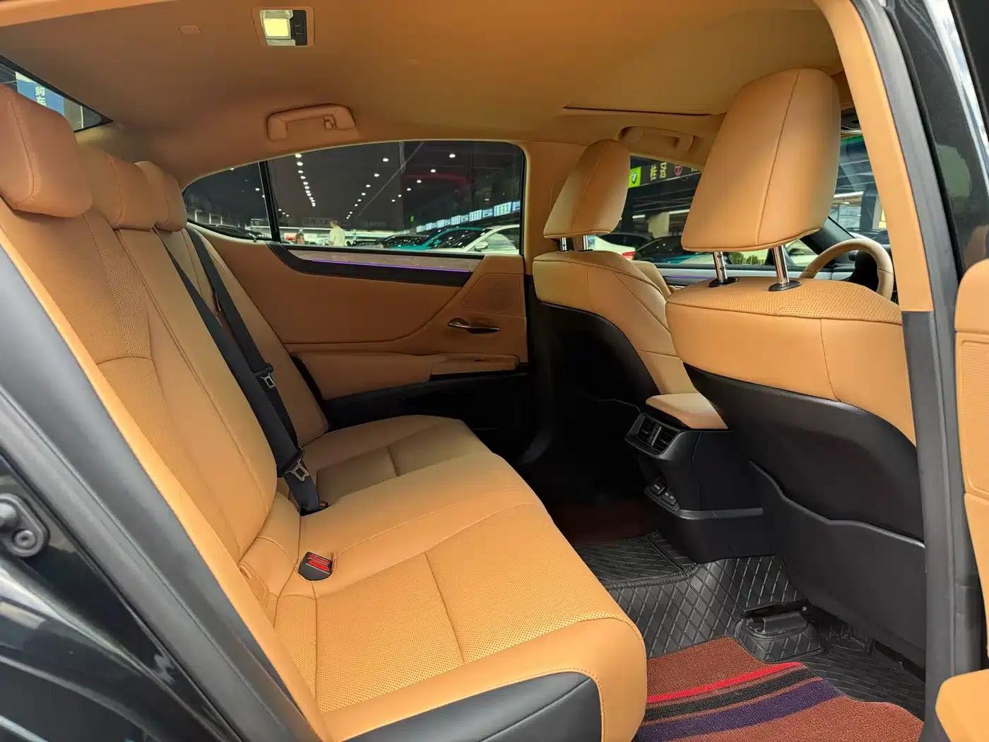 Lexus ES 2025 200 Premium Edition — миниатюра 10