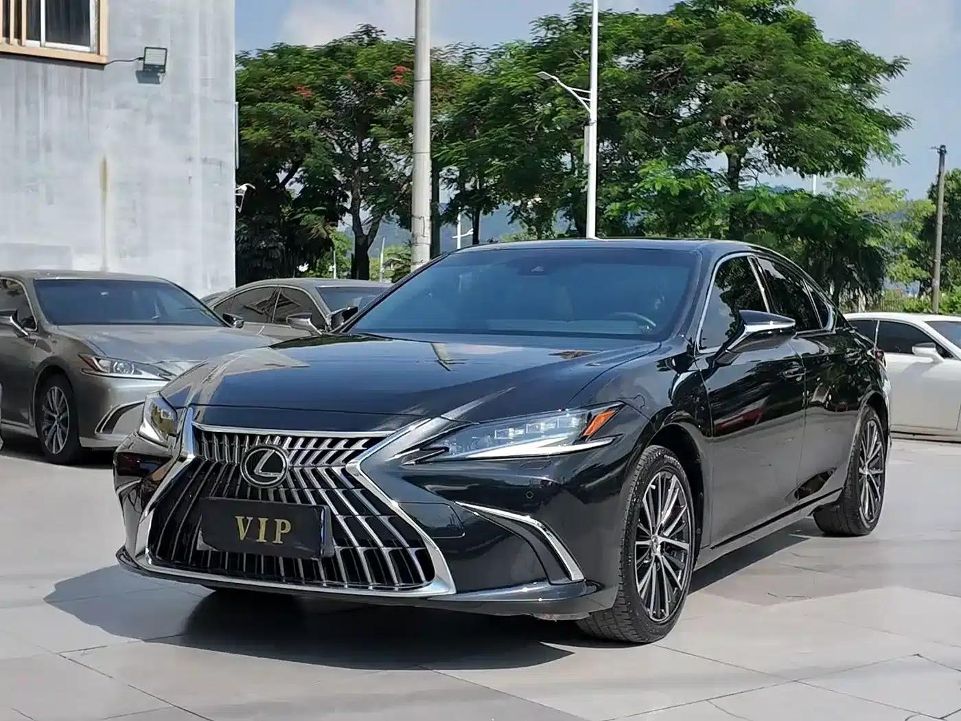 Lexus ES 2022 300h Premium Edition — миниатюра 1