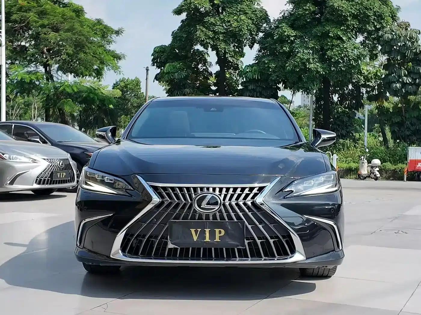 Lexus ES 2022 300h Premium Edition — миниатюра 2