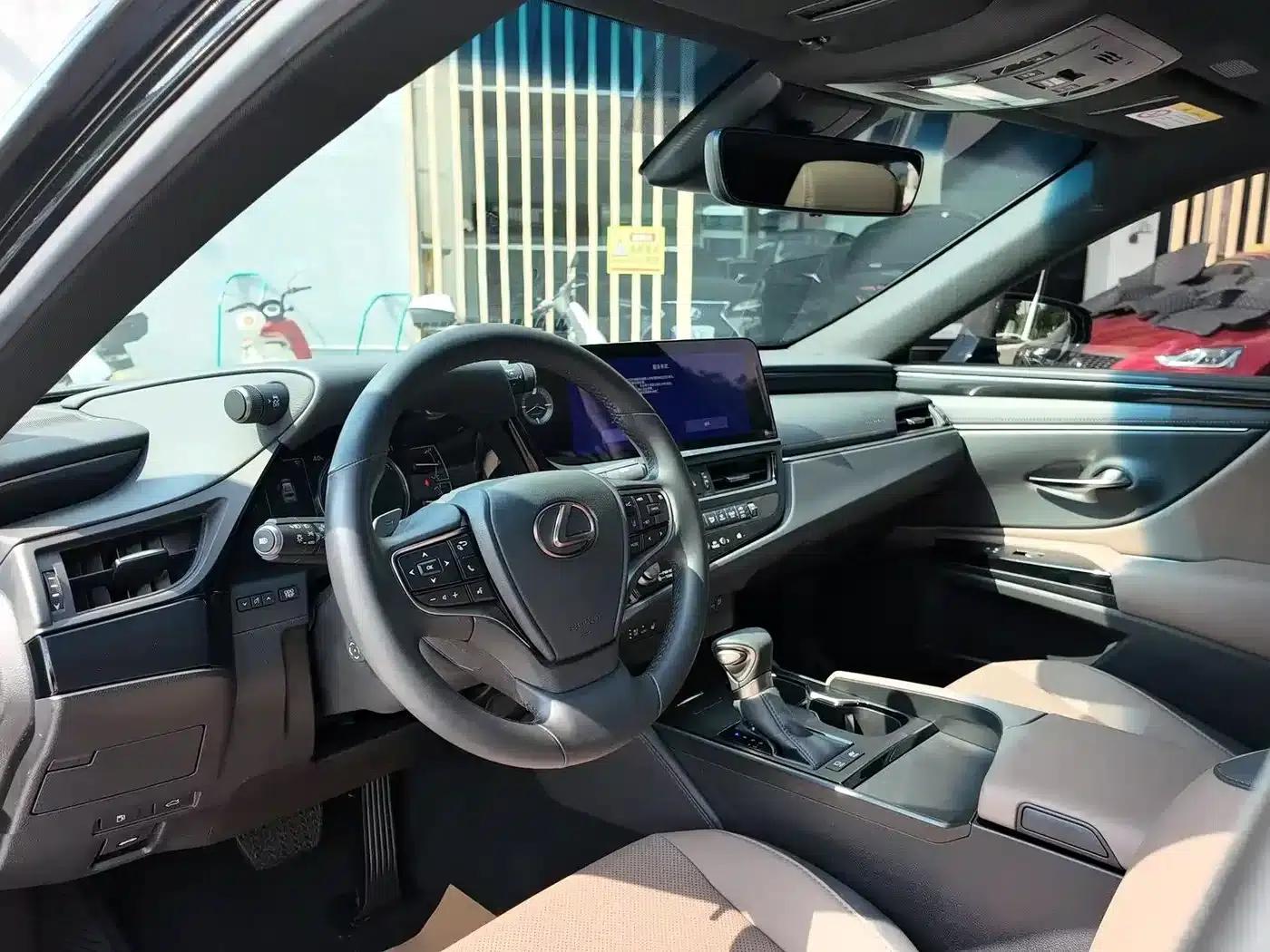 Lexus ES 2022 300h Premium Edition — миниатюра 5