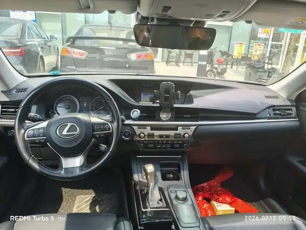 Lexus ES 2015 300h Comfort Edition — миниатюра 5