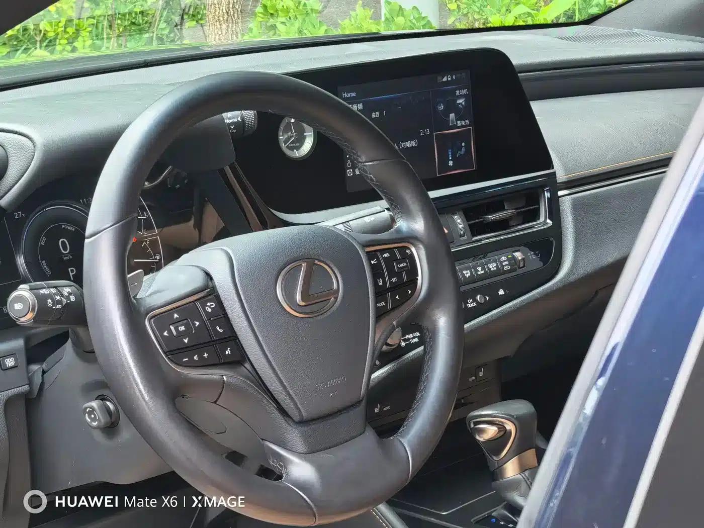 Lexus ES 2021 300h Premium Edition — миниатюра 11