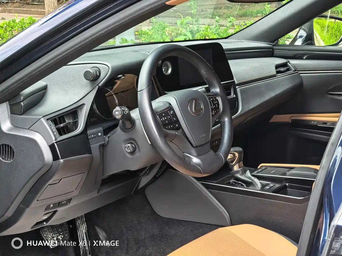 Lexus ES 2021 300h Premium Edition — миниатюра 13