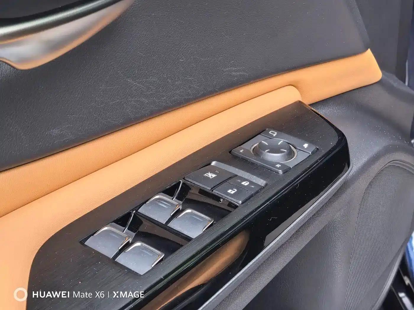 Lexus ES 2021 300h Premium Edition — миниатюра 19