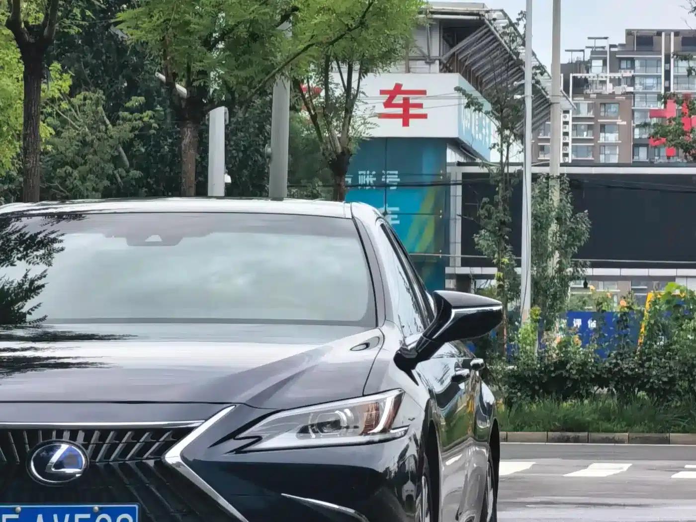 Lexus ES 2021 300h Premium Edition — миниатюра 5