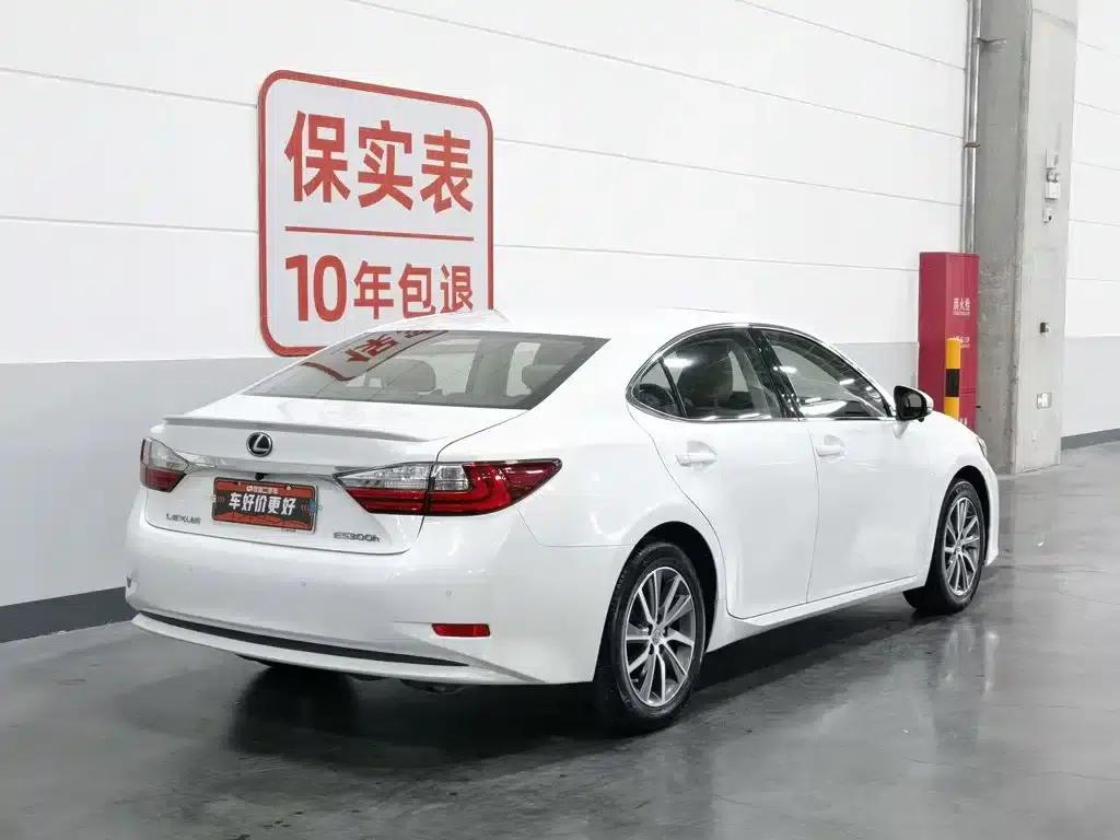 Lexus ES 2015 300h Comfort Edition — миниатюра 2