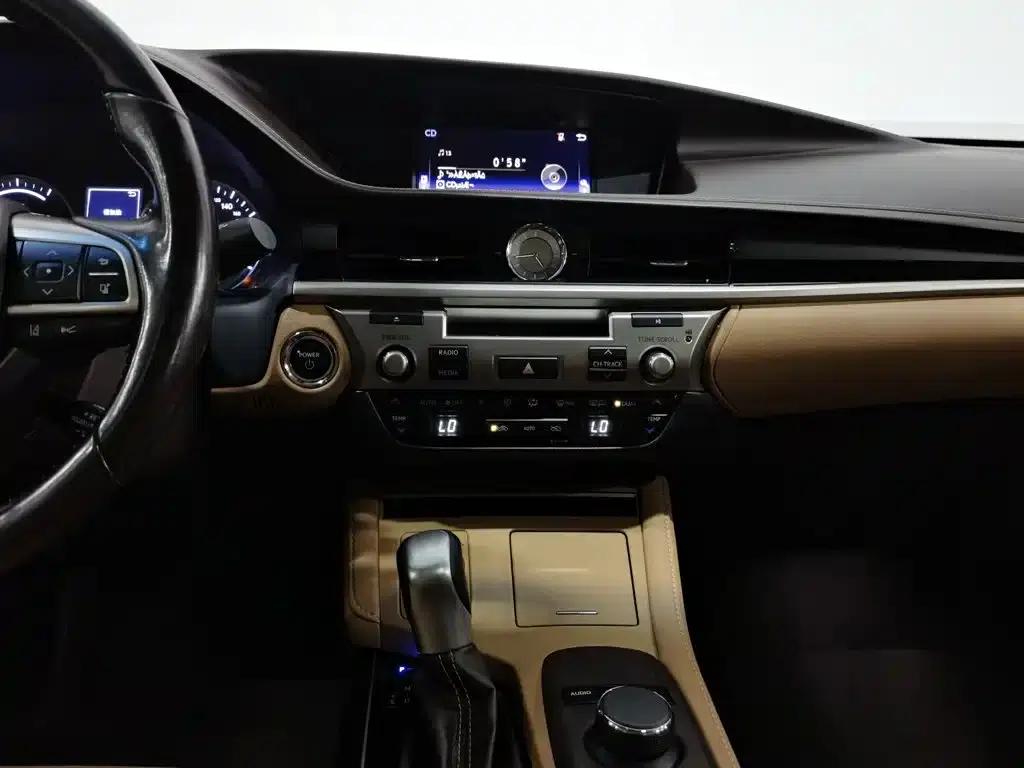 Lexus ES 2015 300h Comfort Edition — миниатюра 12