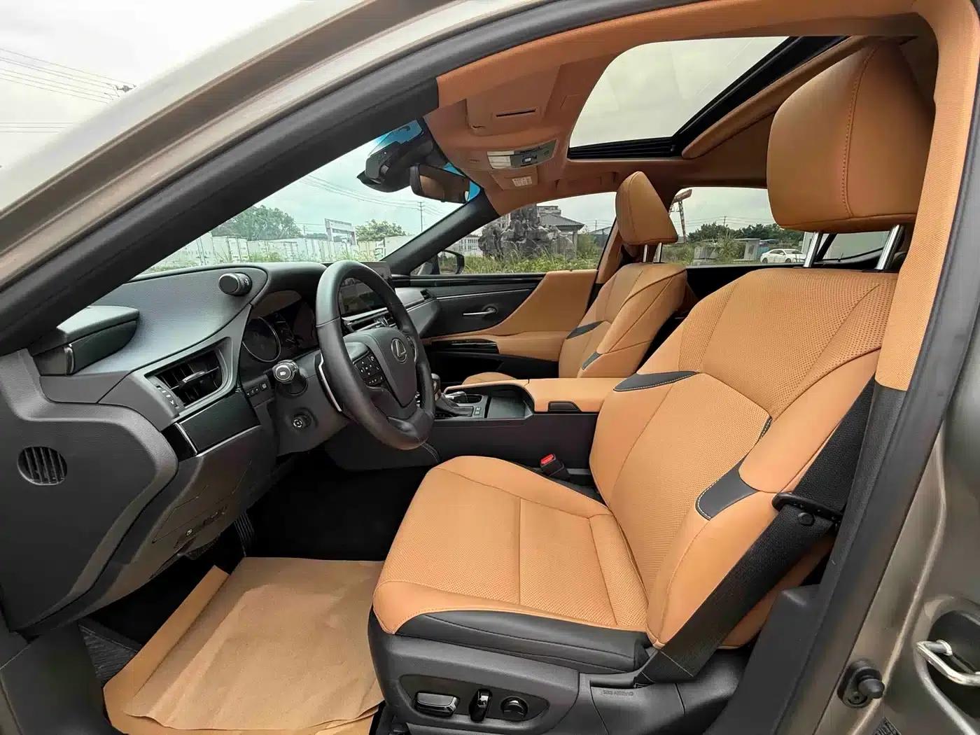 Lexus ES 2022 300h Premium Edition — миниатюра 4