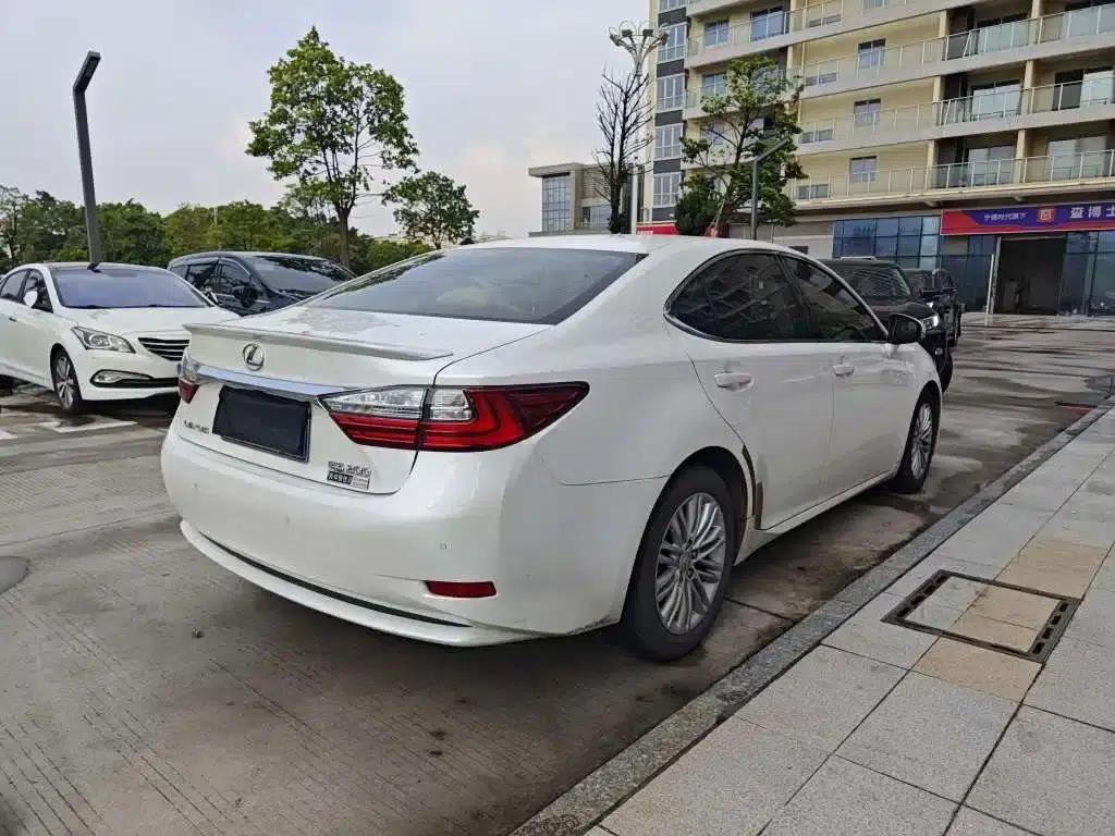 Lexus ES 2015 200 Elite Edition — миниатюра 5
