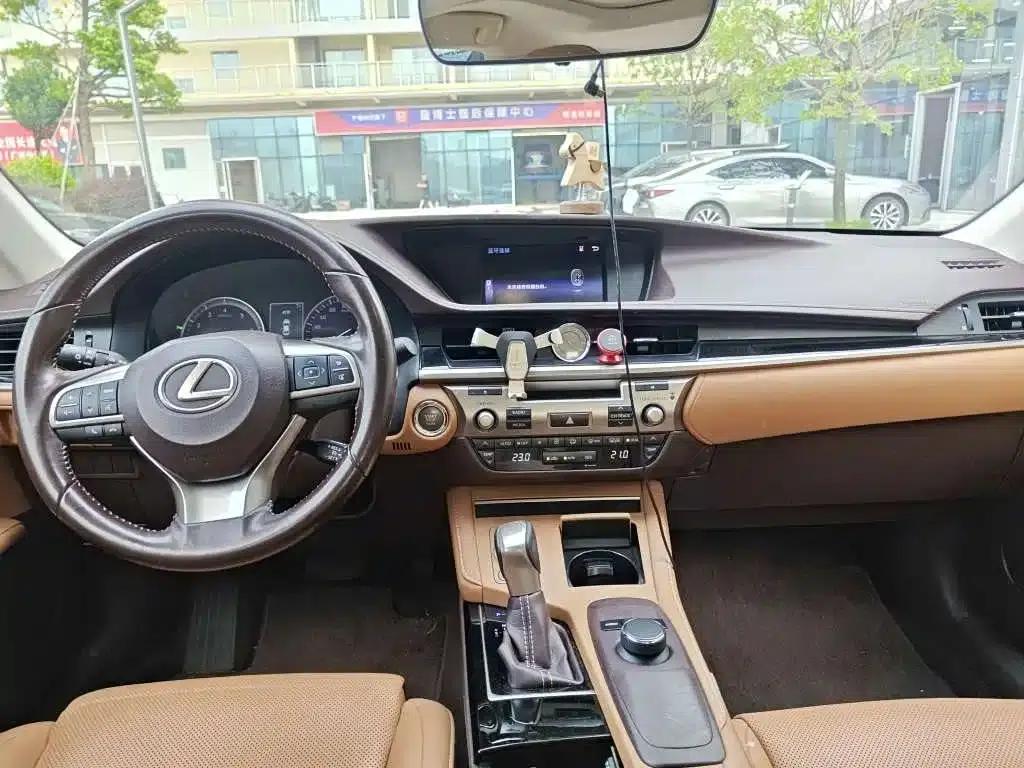Lexus ES 2015 200 Elite Edition — миниатюра 8