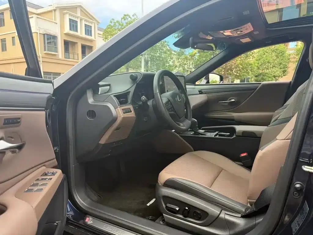 Lexus ES 2025 200 Premium Edition — миниатюра 4