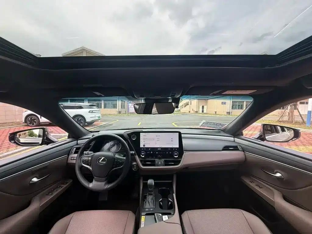 Lexus ES 2025 200 Premium Edition — миниатюра 6