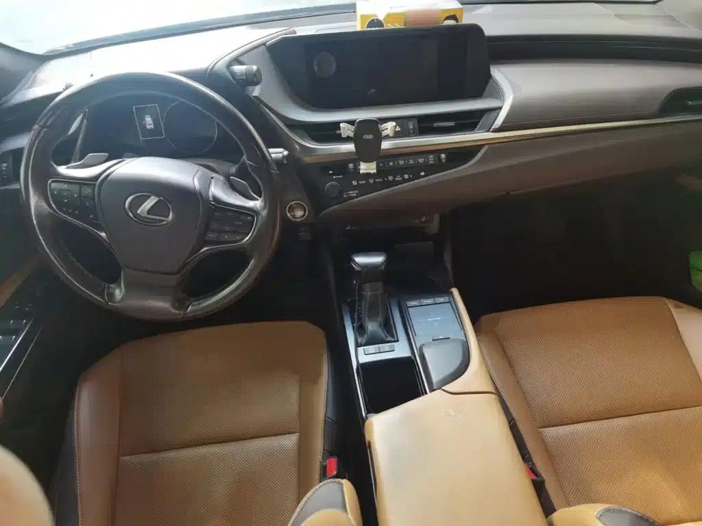 Lexus ES 2020 200 Excellence Edition — миниатюра 13