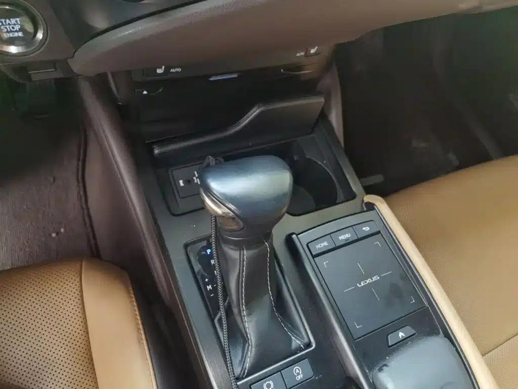 Lexus ES 2020 200 Excellence Edition — миниатюра 7