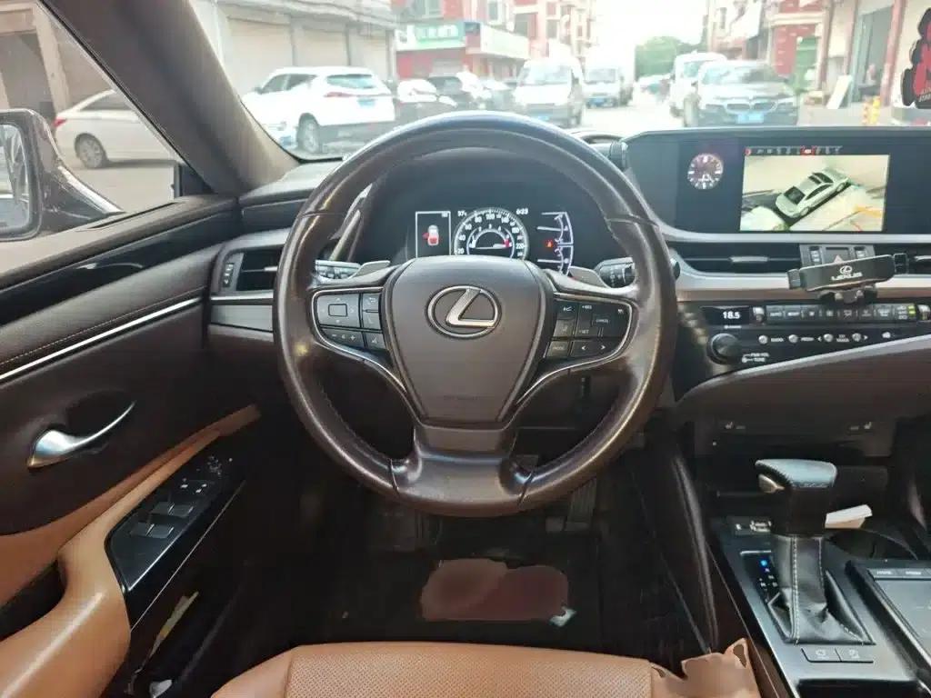 Lexus ES 2020 200 Excellence Edition — миниатюра 3