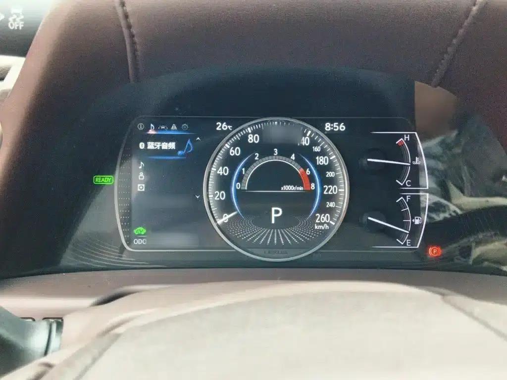 Lexus ES 2020 300h Premium Edition — миниатюра 4