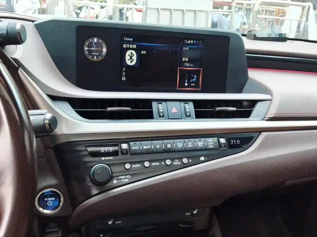 Lexus ES 2020 300h Premium Edition — миниатюра 6
