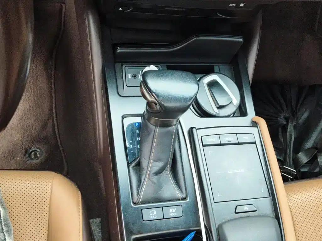 Lexus ES 2020 300h Premium Edition — миниатюра 7