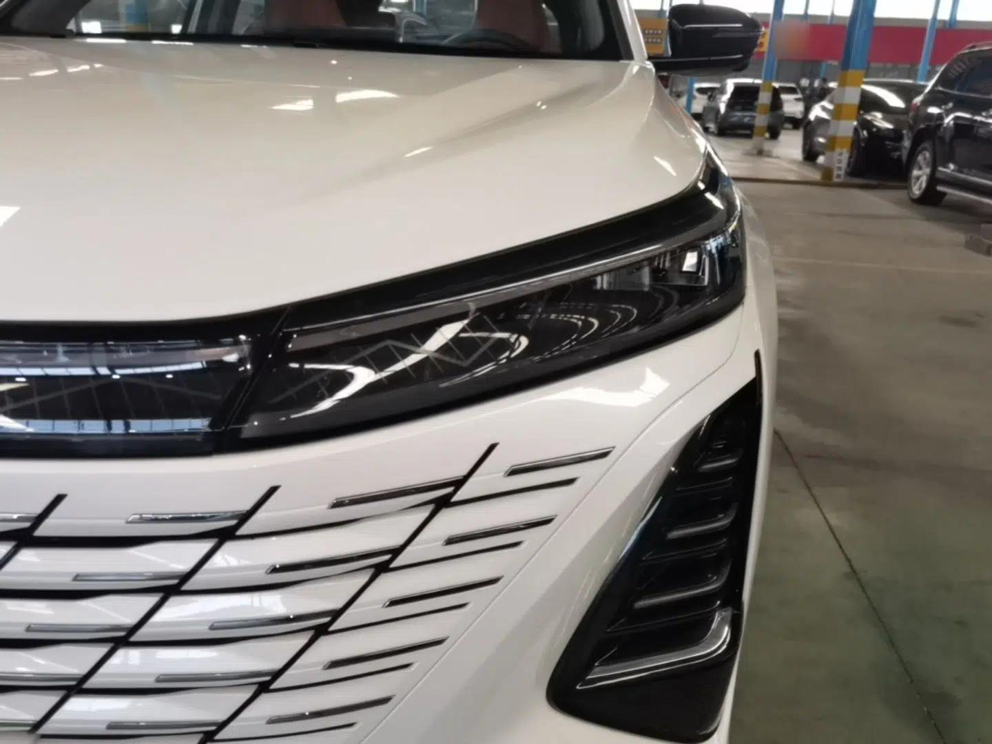 CHANGAN CS75 PLUS 2026 Model, Smart Champion Edition 1.5T New Blue Whale Smart Navigation Version — миниатюра 8