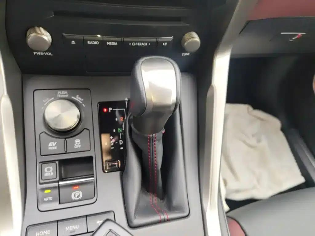 Lexus NX 2020 300h FWD F Sport Edition (China VI Emission Standard) — миниатюра 15