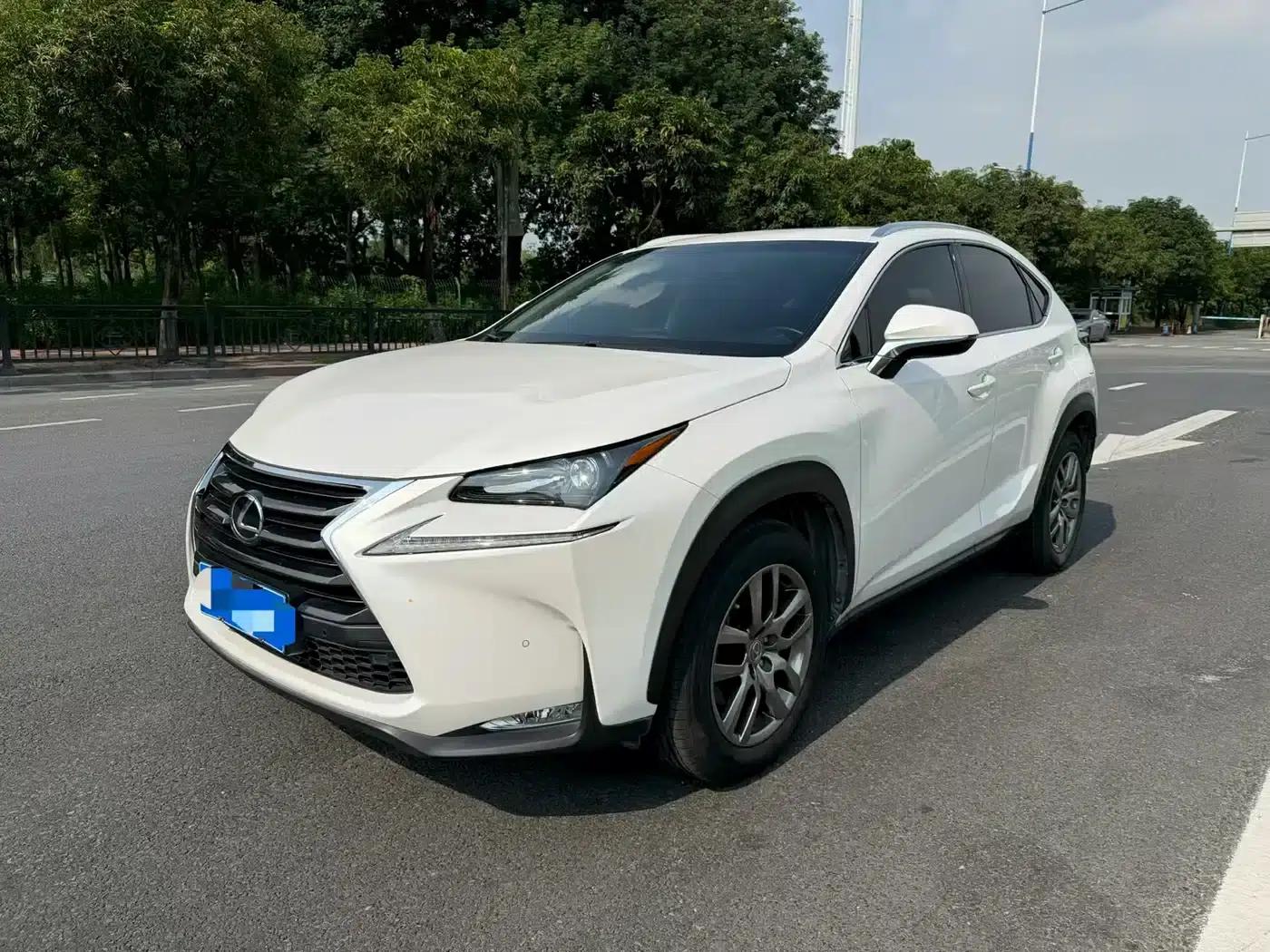 Lexus NX 2015 200t AWD Sport Edition — миниатюра 1
