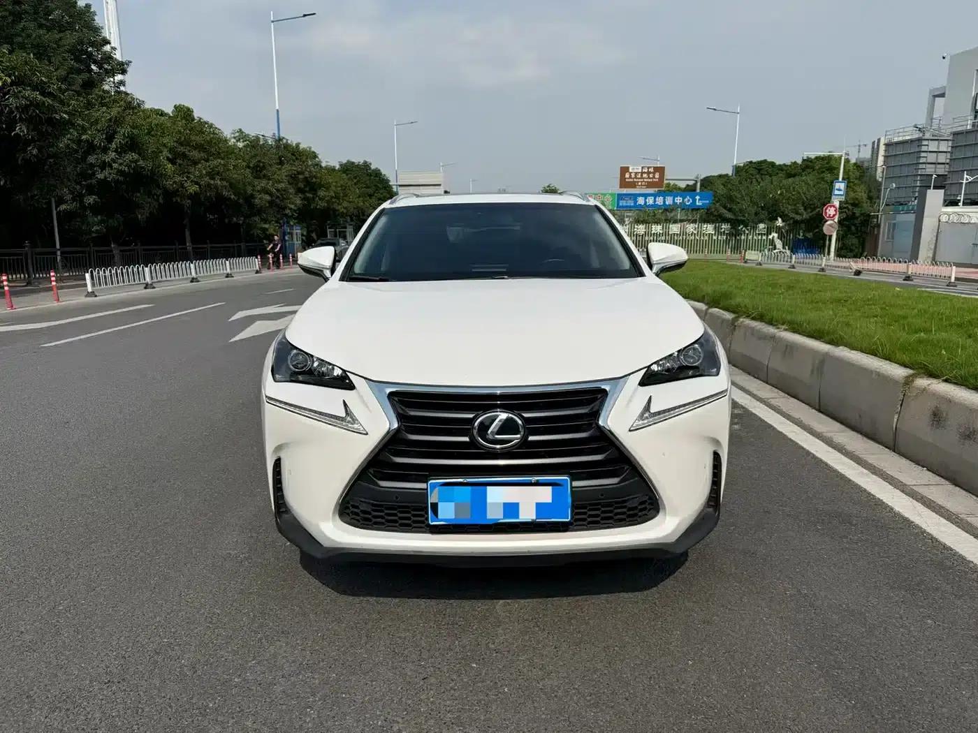 Lexus NX 2015 200t AWD Sport Edition — миниатюра 2