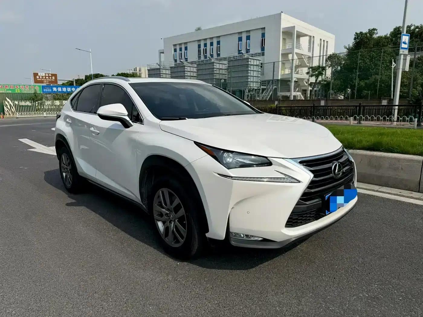 Lexus NX 2015 200t AWD Sport Edition — миниатюра 3