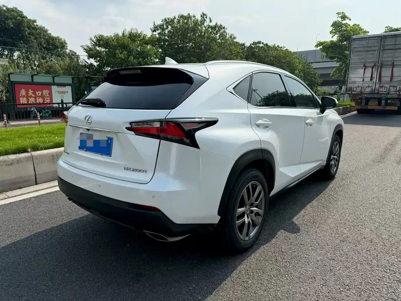 Lexus NX 2015 200t AWD Sport Edition — миниатюра 4