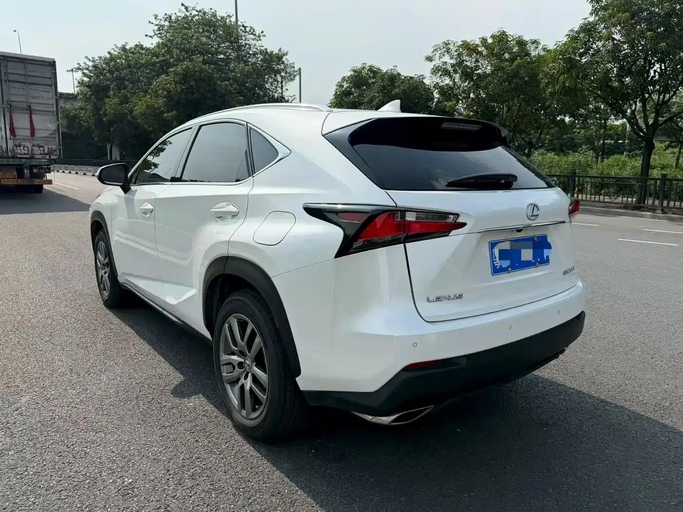 Lexus NX 2015 200t AWD Sport Edition — миниатюра 5
