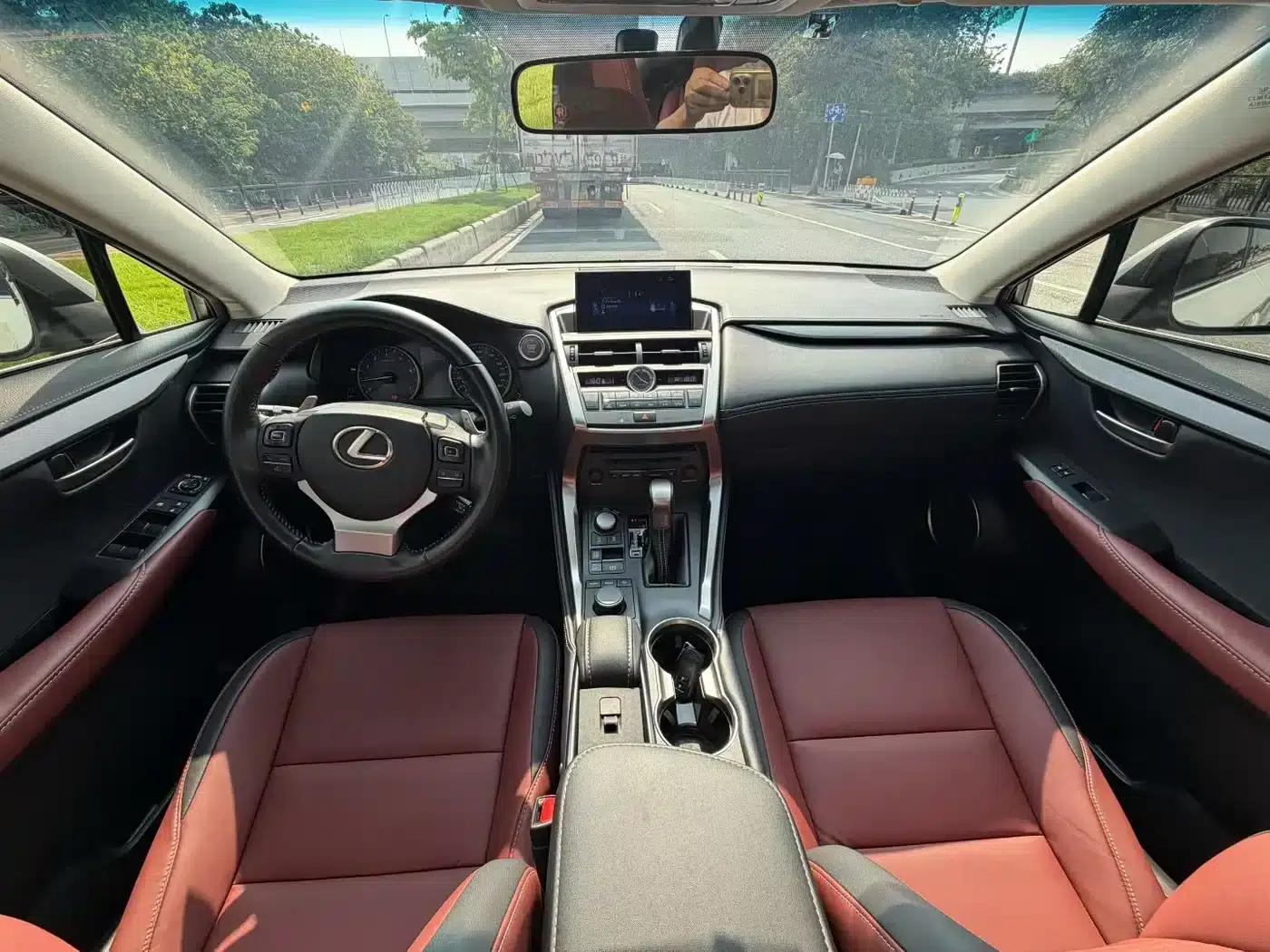 Lexus NX 2015 200t AWD Sport Edition — миниатюра 9