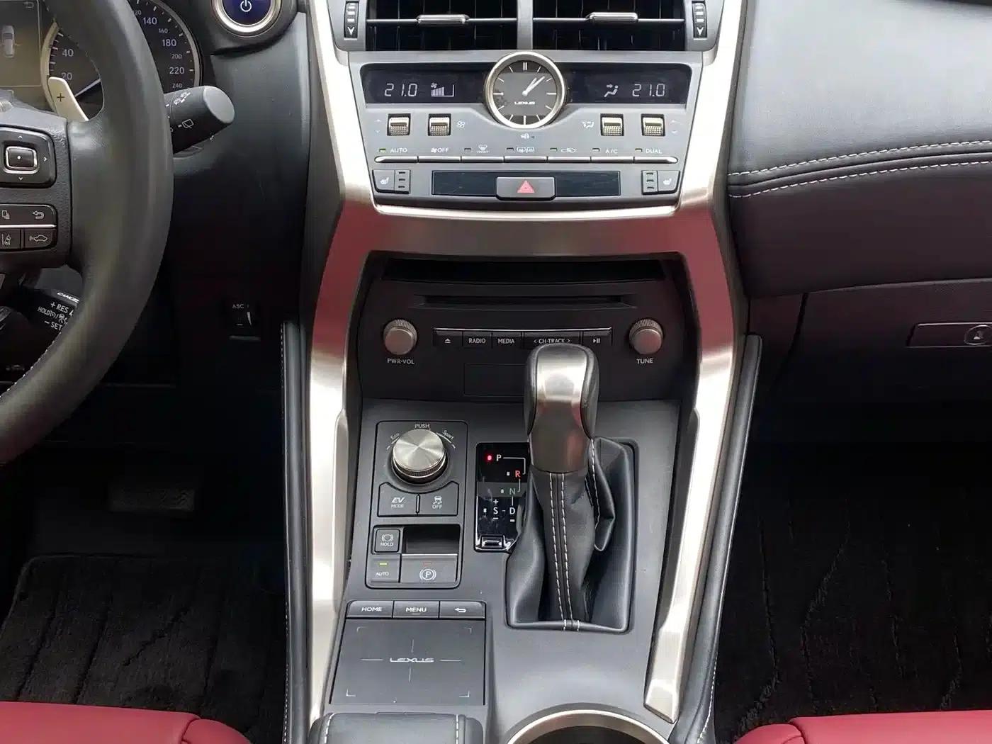 Lexus NX 2020 300h FWD Sport Edition (China VI Emission Standard) — миниатюра 15