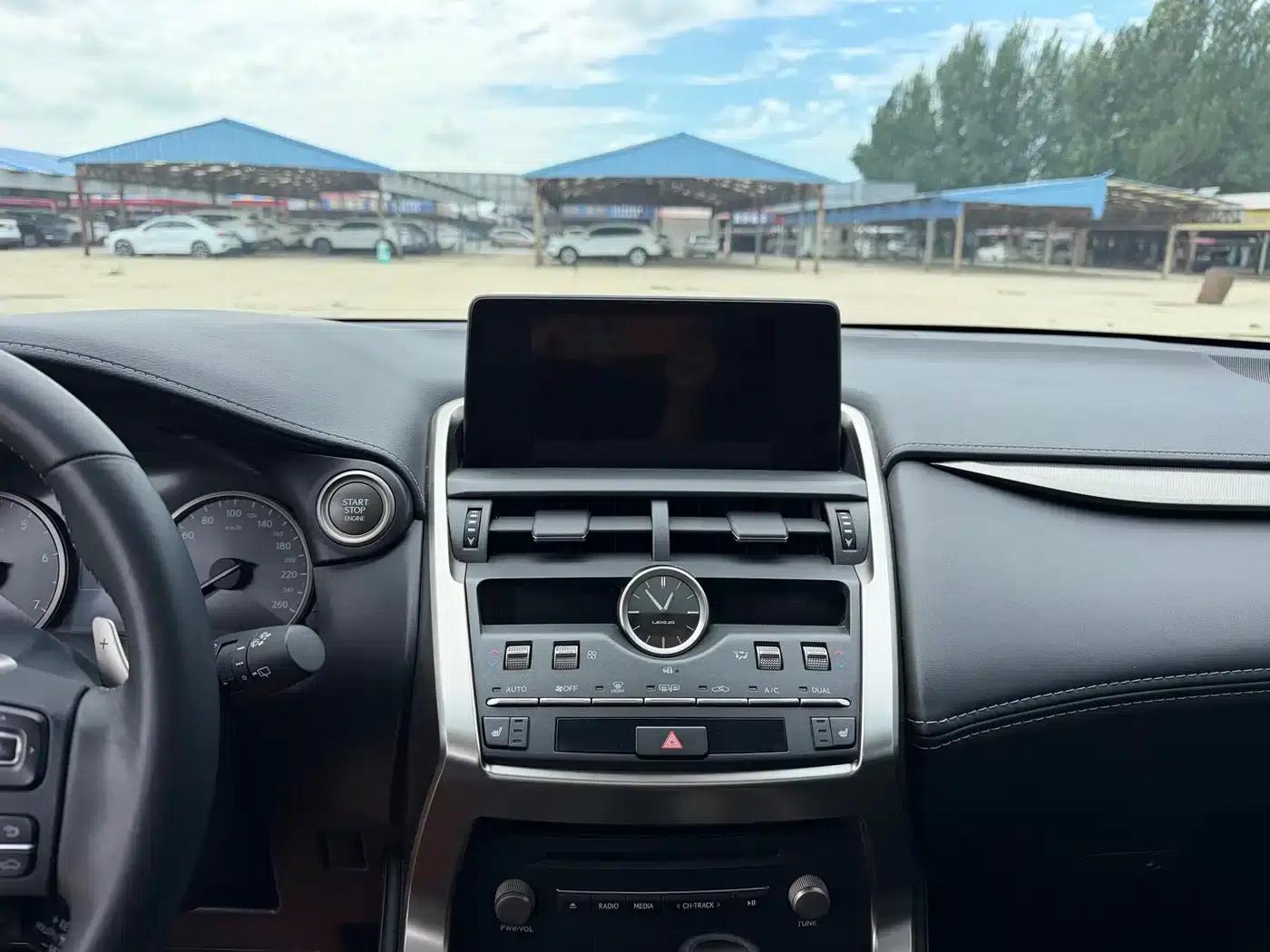 Lexus NX 2018 200 AWD Sport Edition (China V Emission Standard) — миниатюра 11
