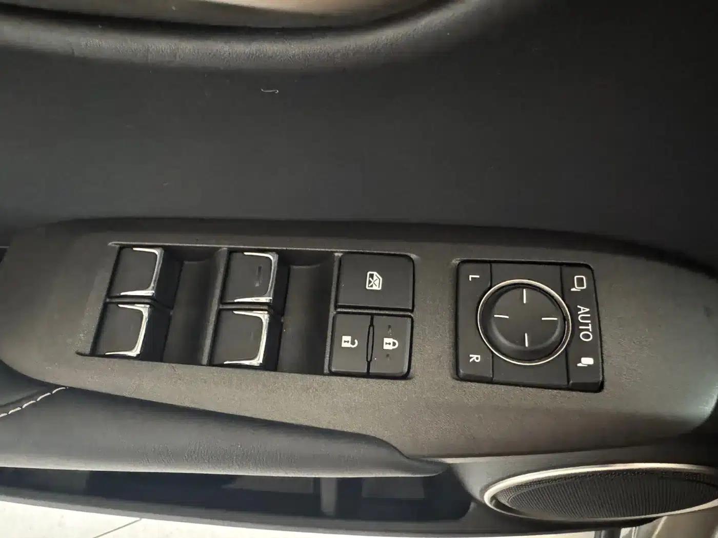 Lexus NX 2020 200 FWD Sport Edition (China VI Emission Standard) — миниатюра 13